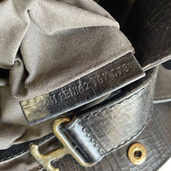 Fendi Black Leather Shoulder Bag Timeless Design - Picture 15 of 16